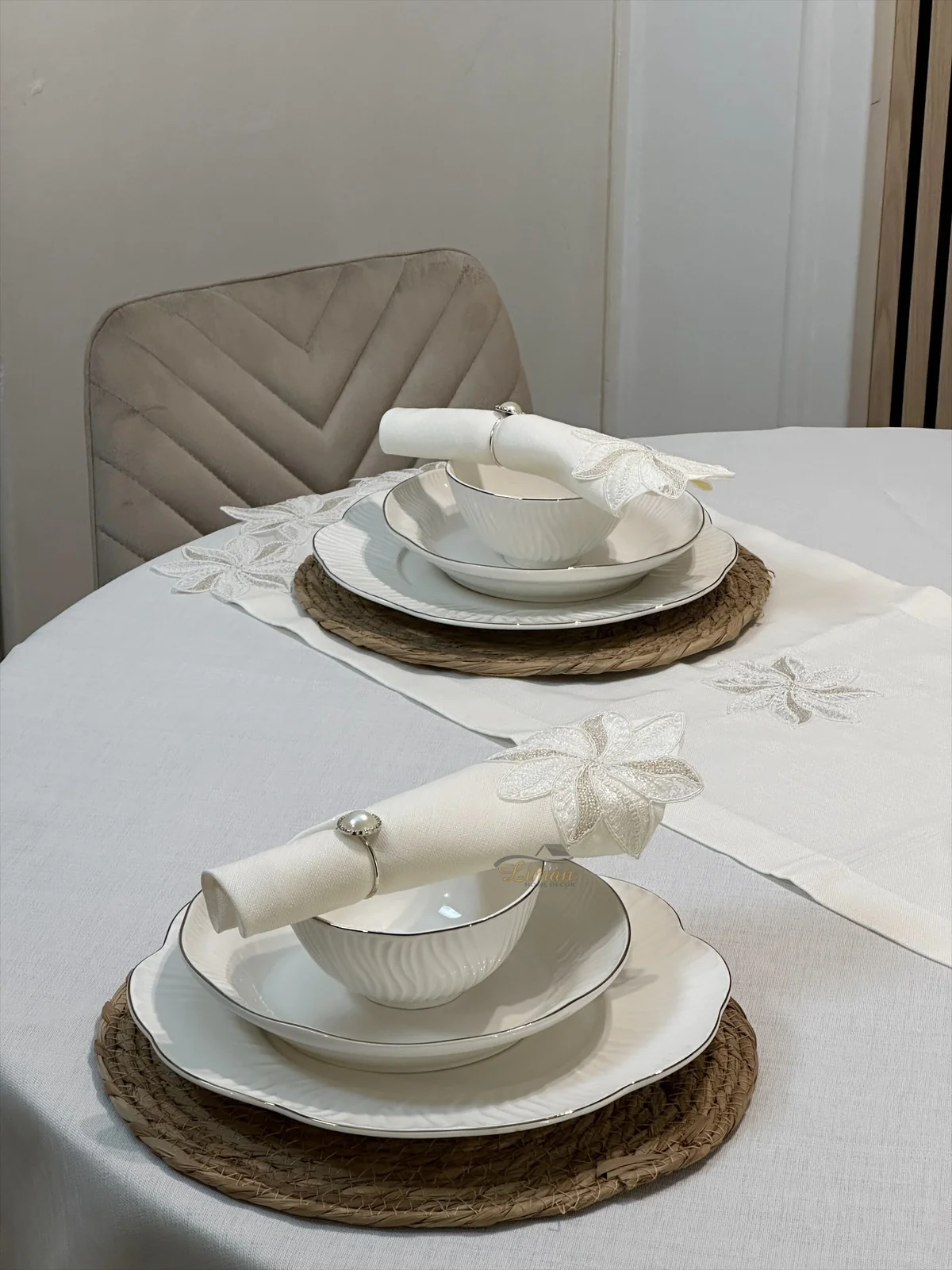 Artemis Tafelkleed Set Met Server Cream 18 Delig - Image 3
