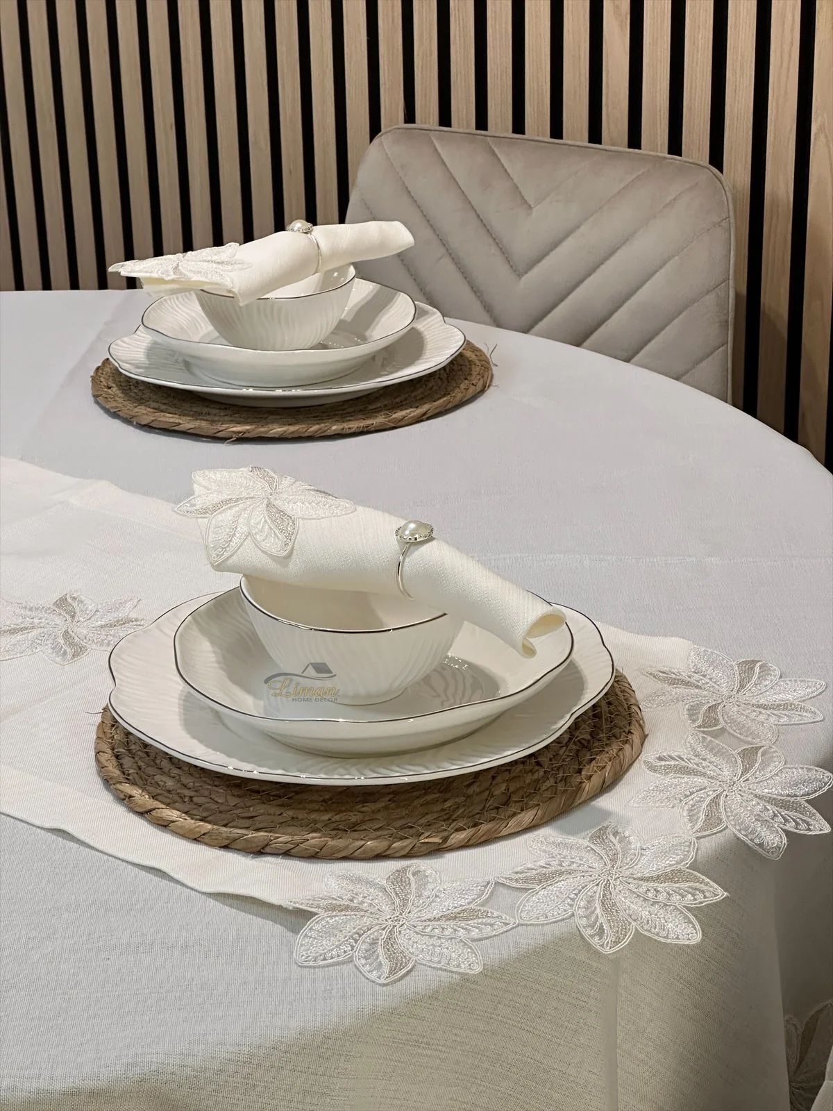 Artemis Tafelkleed Set Met Server Cream 18 Delig - Image 4