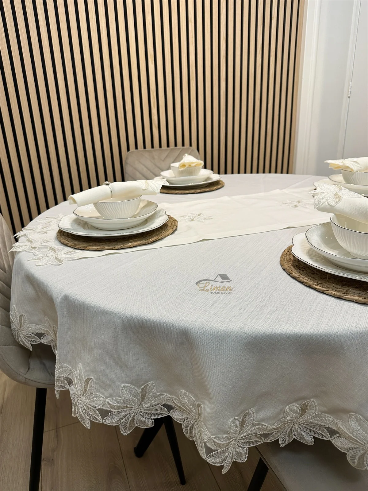 Artemis Tafelkleed Set Met Server Cream 18 Delig - Image 5