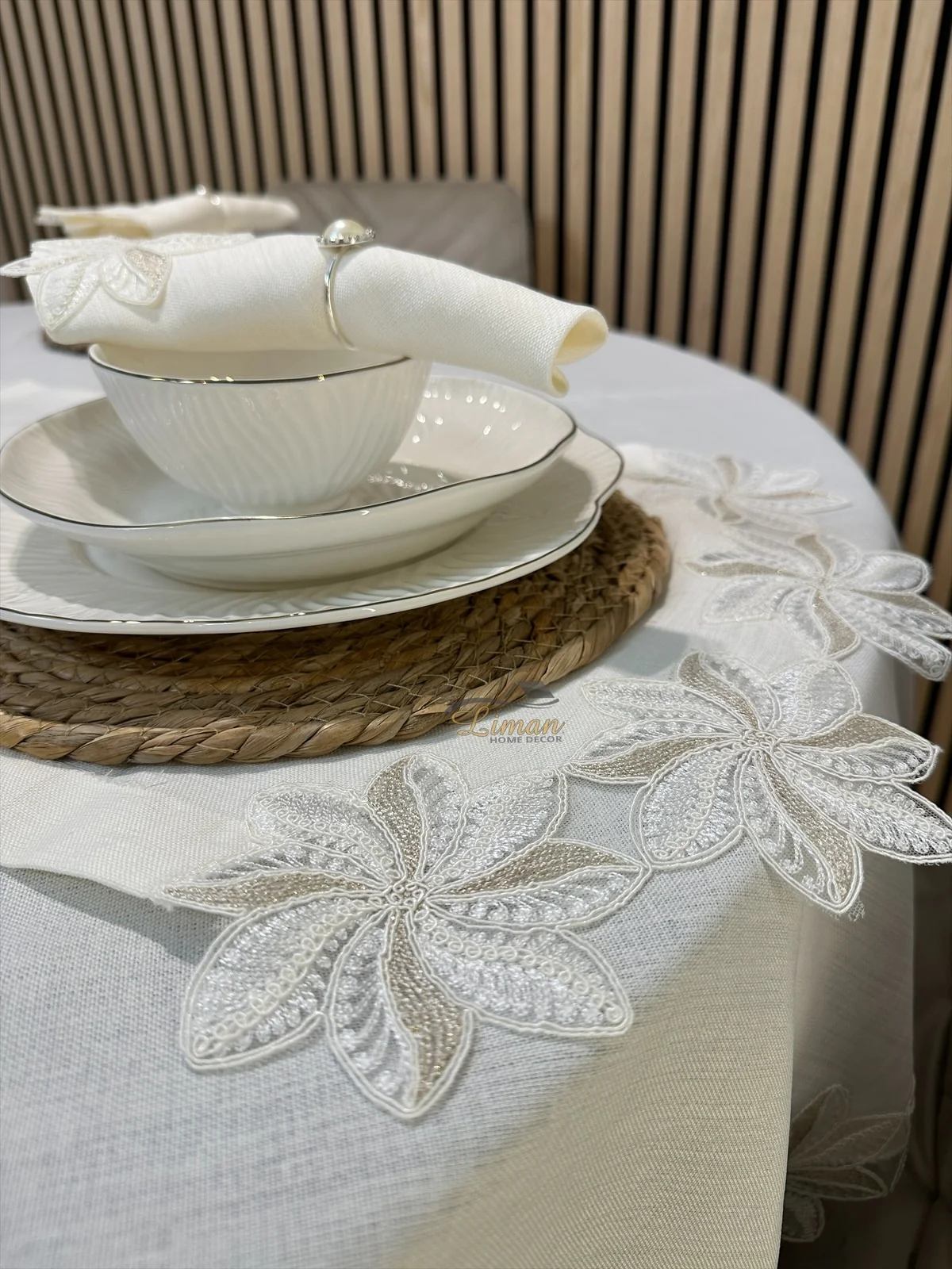 Artemis Tafelkleed Set Met Server Cream 18 Delig - Image 9
