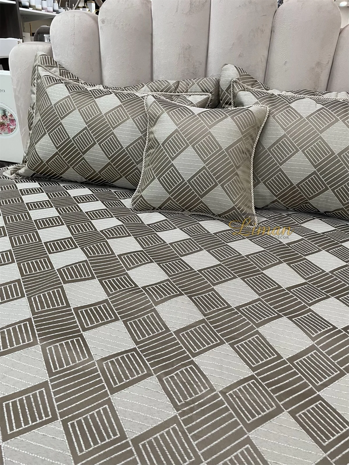 Ipekce Class Bedspreiset 4 Delig Beige - Image 3