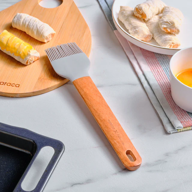 Karaca x Refika Gadgets siliconen bakkwast met houten handvat - Image 2