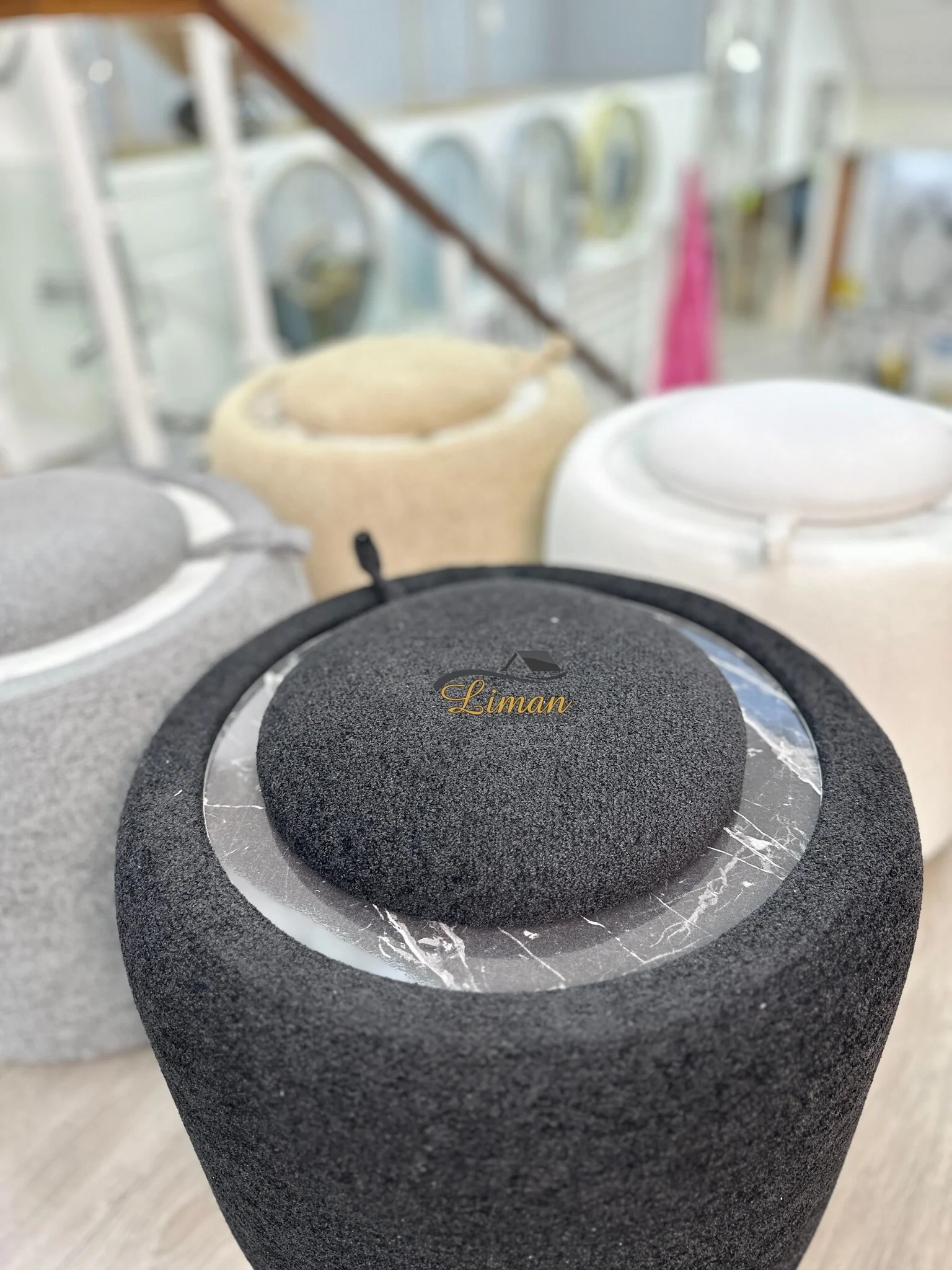 LUXE TEDY POEF MET OPBERGRUIMTE EN BIJZETTAFEL - Image 15